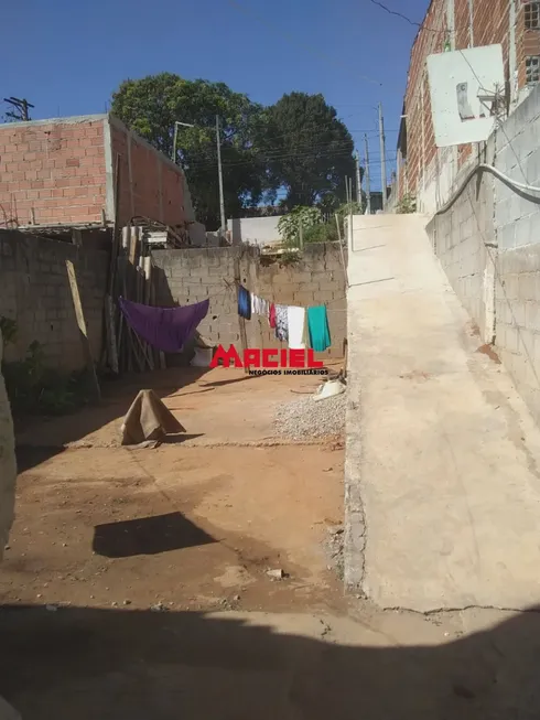 Foto 1 de Casa com 4 Quartos à venda, 200m² em Jardim Santa Herminia, São José dos Campos