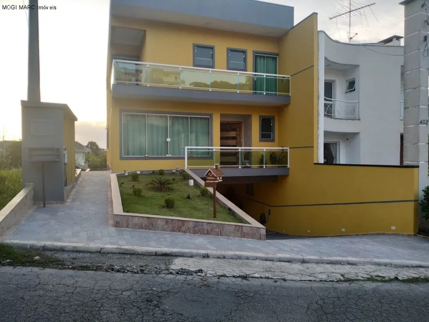 Foto 1 de Casa de Condomínio com 4 Quartos à venda, 356m² em Arua, Mogi das Cruzes
