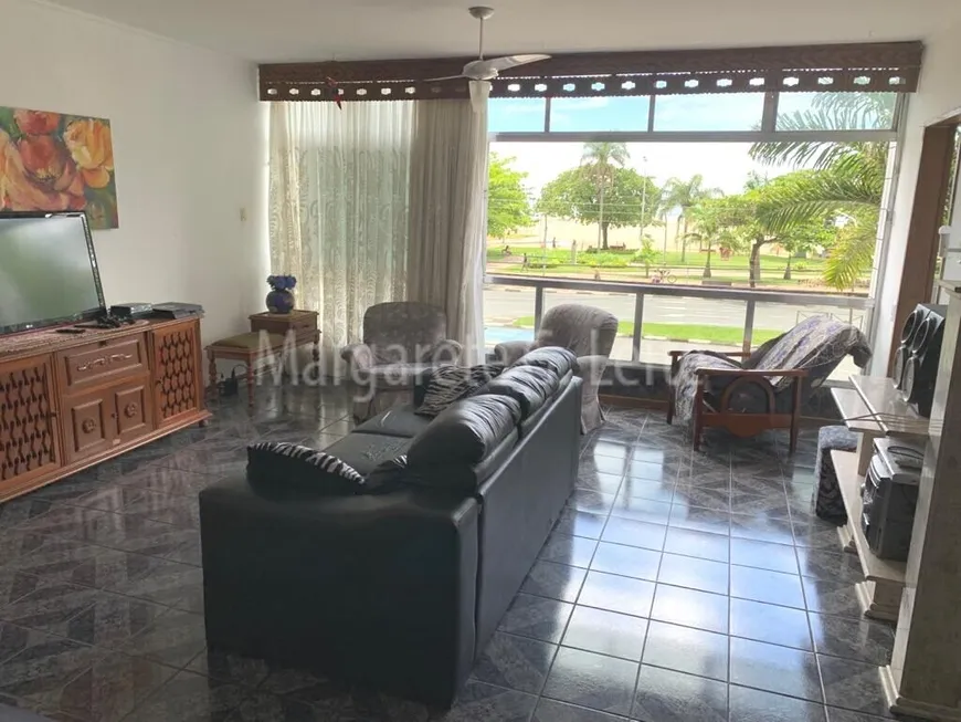 Foto 1 de Apartamento com 3 Quartos à venda, 200m² em Gonzaga, Santos