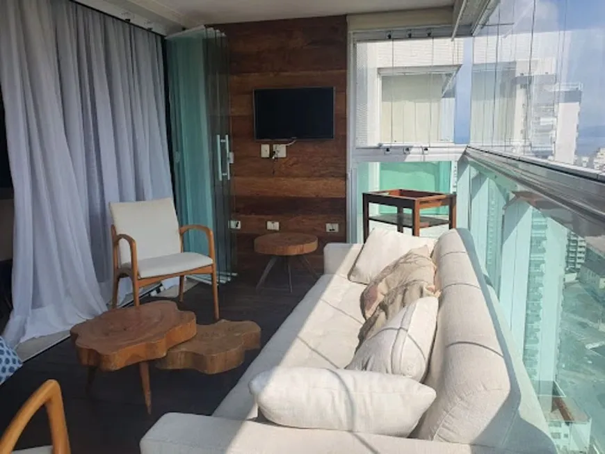 Foto 1 de Apartamento com 3 Quartos para alugar, 189m² em Embaré, Santos