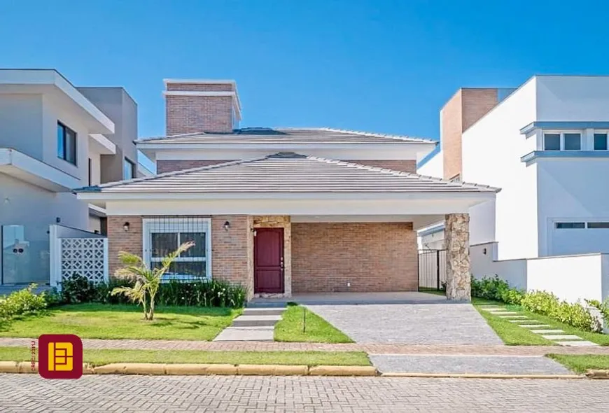 Foto 1 de Casa com 3 Quartos à venda, 245m² em Morro das Pedras, Florianópolis