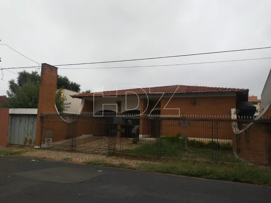 Foto 1 de Casa com 4 Quartos à venda, 410m² em Centro, Araraquara