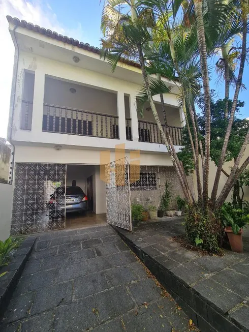 Foto 1 de Casa com 4 Quartos à venda, 480m² em Torre, Recife