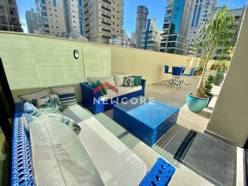 Foto 1 de Apartamento com 3 Quartos à venda, 327m² em Meia Praia, Itapema
