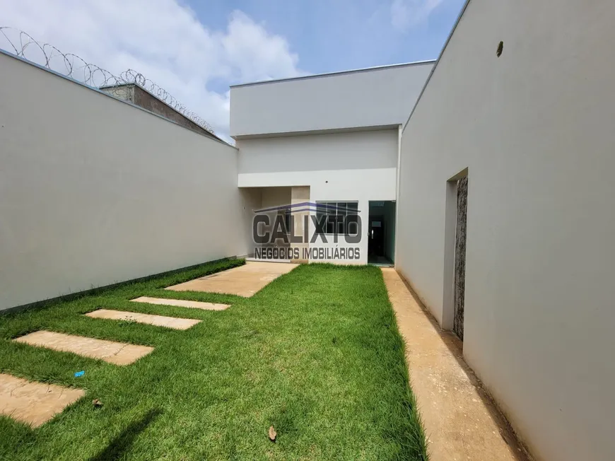 Foto 1 de Casa com 3 Quartos à venda, 165m² em Novo Mundo, Uberlândia