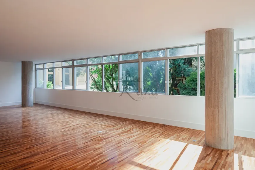 Foto 1 de Apartamento com 3 Quartos à venda, 271m² em Santa Cecília, São Paulo