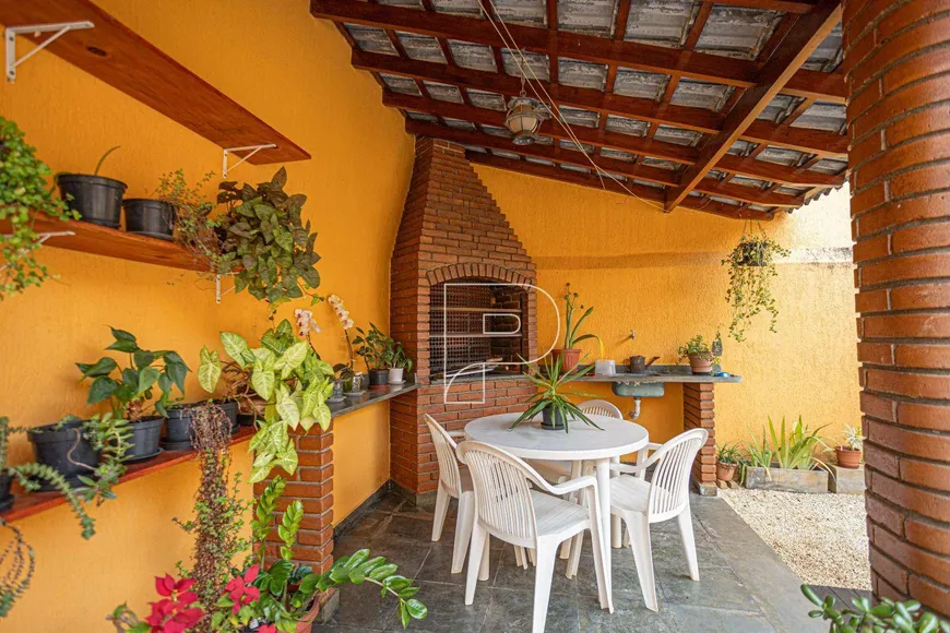 Foto 1 de Casa de Condomínio com 4 Quartos à venda, 246m² em Granja Viana, Cotia