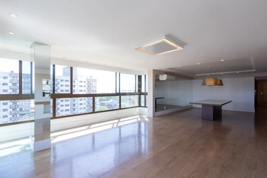 Foto 1 de Apartamento com 3 Quartos à venda, 215m² em Tristeza, Porto Alegre