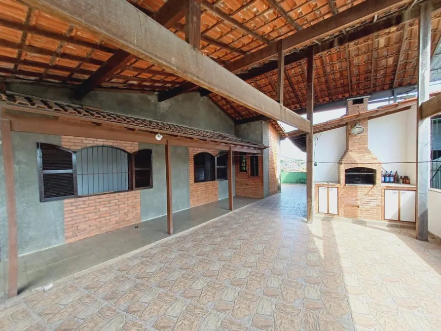 Foto 1 de Casa com 4 Quartos para alugar, 140m² em Brasilândia, São Gonçalo