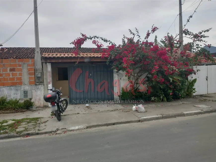 Foto 1 de Casa com 3 Quartos à venda, 50m² em Travessão, Caraguatatuba