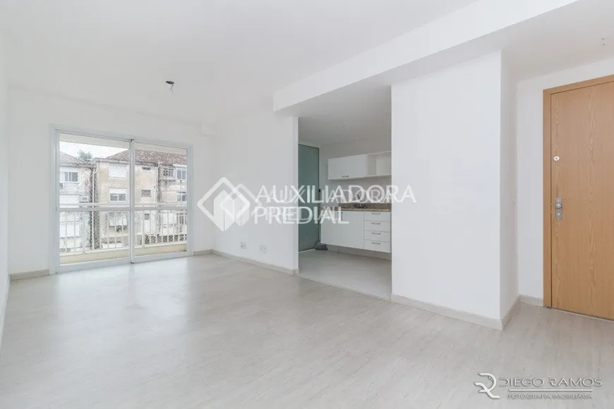 Foto 1 de Apartamento com 3 Quartos à venda, 84m² em Jardim Lindóia, Porto Alegre