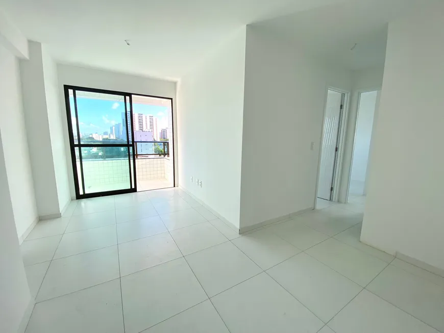 Foto 1 de Apartamento com 2 Quartos à venda, 50m² em Madalena, Recife