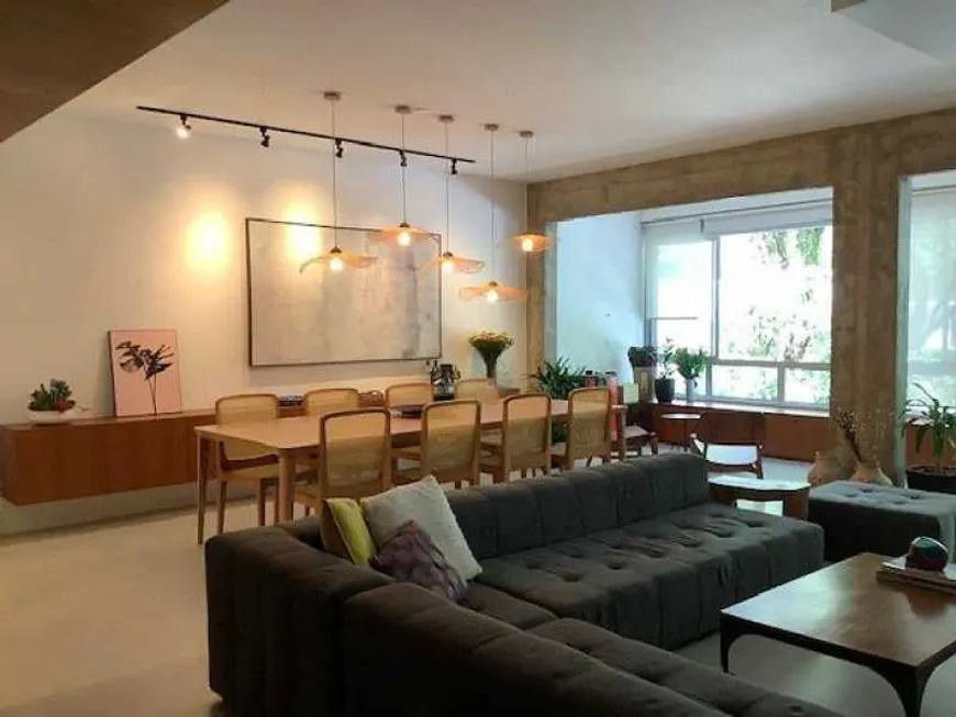 Foto 1 de Apartamento com 4 Quartos à venda, 180m² em Copacabana, Rio de Janeiro