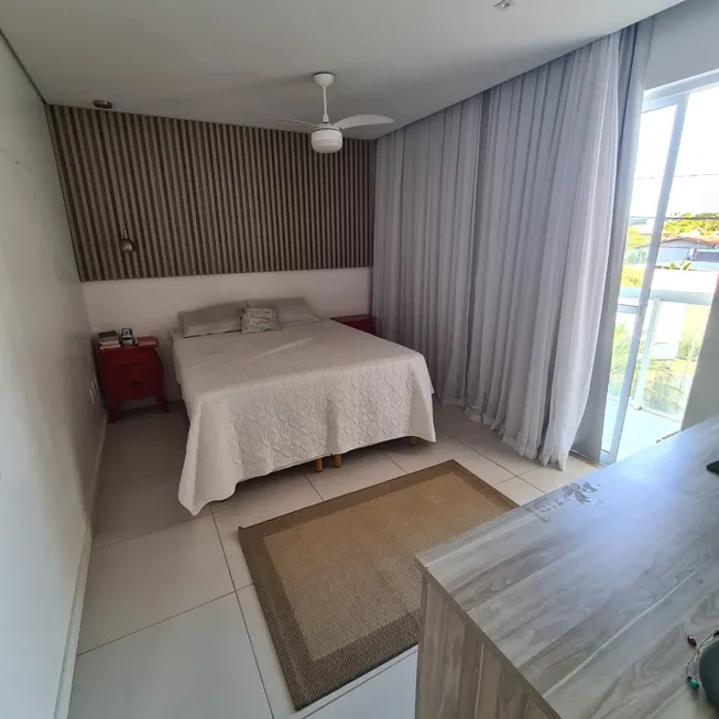 Foto 1 de Casa com 4 Quartos para alugar, 250m² em Buraquinho, Lauro de Freitas