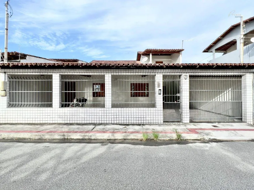 Foto 1 de Casa com 5 Quartos à venda, 210m² em Valparaíso, Serra