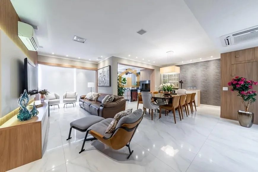 Foto 1 de Apartamento com 3 Quartos à venda, 166m² em Pompeia, Santos