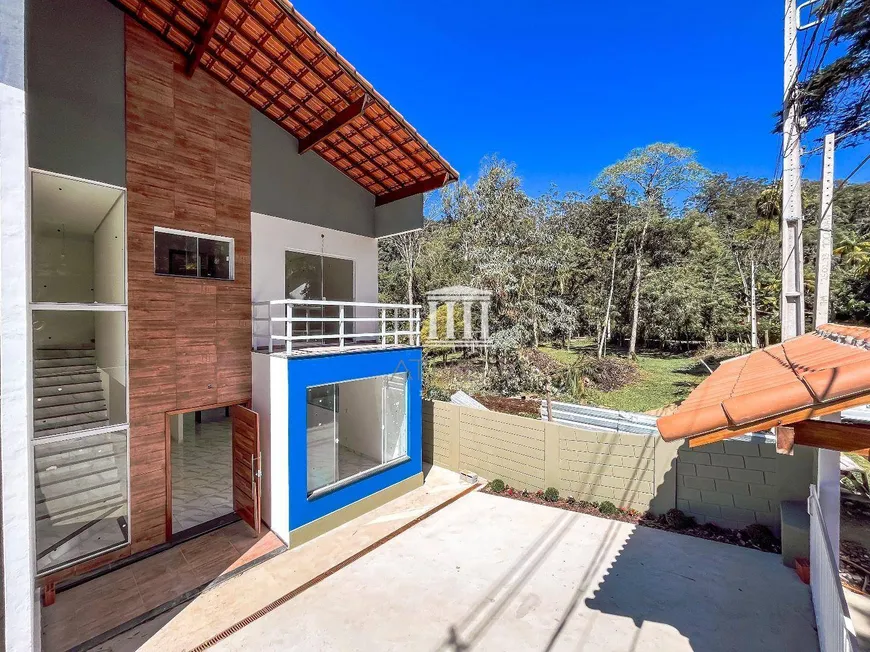 Foto 1 de Casa com 4 Quartos à venda, 219m² em Granja Guarani, Teresópolis