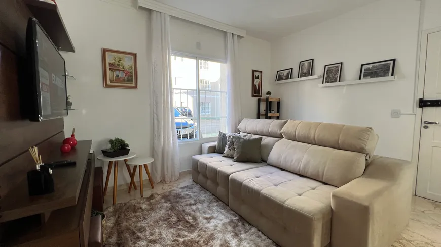 Foto 1 de Apartamento com 2 Quartos à venda, 50m² em Vila Marinela, Campos do Jordão