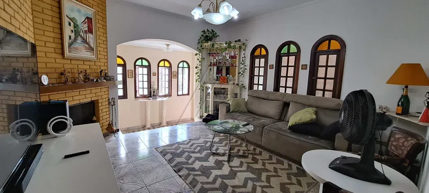 Foto 1 de Casa com 2 Quartos à venda, 130m² em Jardim Monte Kemel, São Paulo