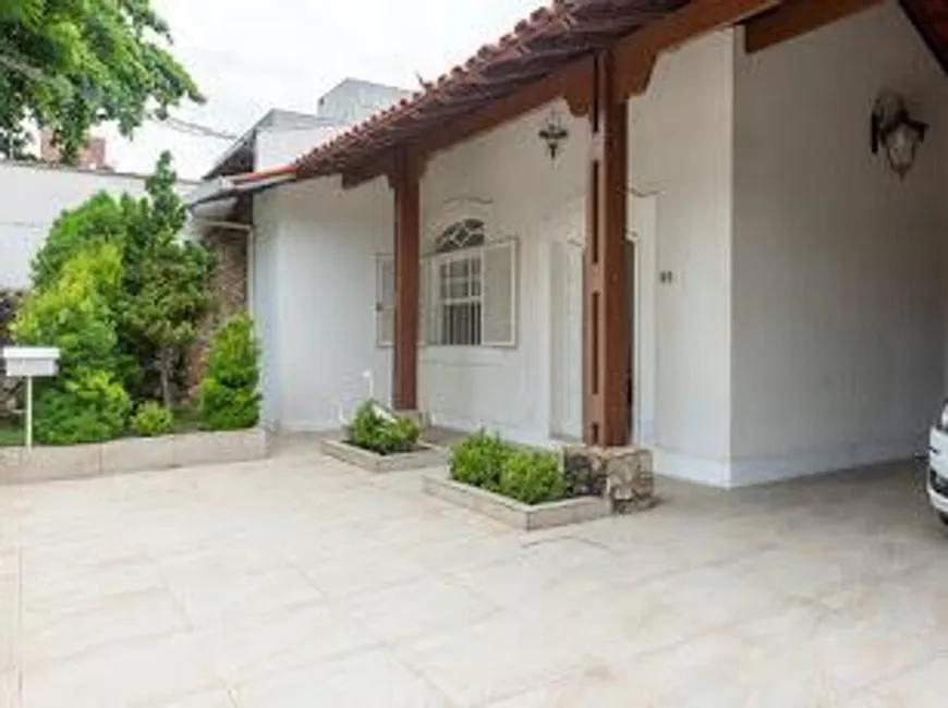 Foto 1 de Casa com 4 Quartos à venda, 234m² em São José, Belo Horizonte