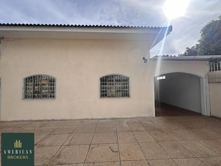 Foto 1 de Casa com 4 Quartos para alugar, 200m² em Santa Genoveva, Goiânia
