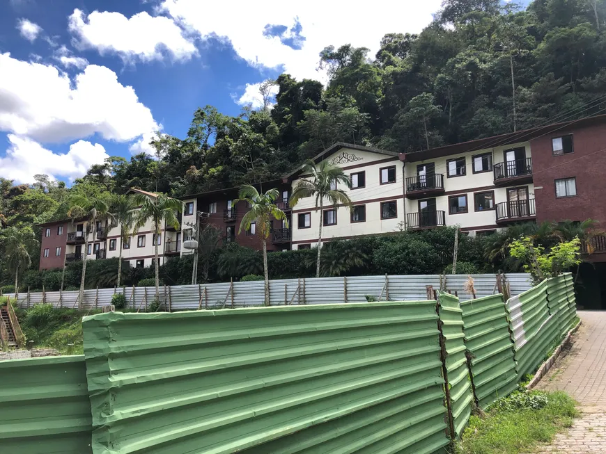 Foto 1 de Apartamento com 4 Quartos para venda ou aluguel, 87m² em Samambaia, Petrópolis