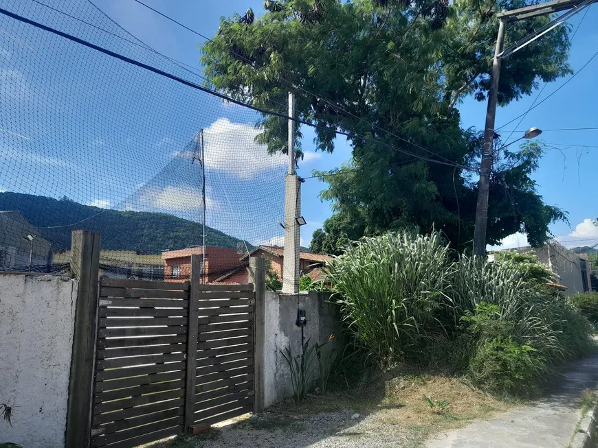 Foto 1 de Lote/Terreno à venda, 490m² em Marazul, Niterói