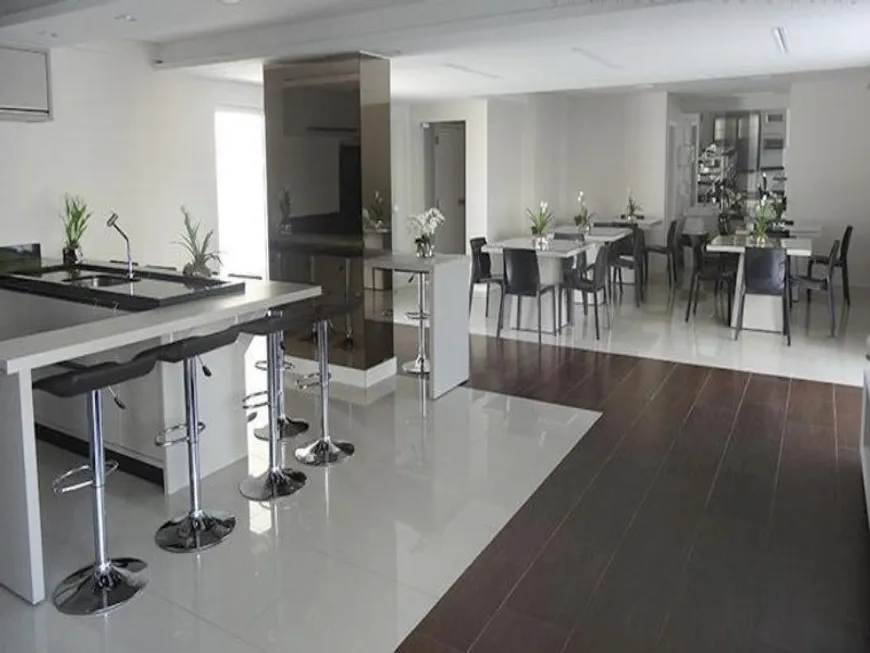 Foto 1 de Apartamento com 3 Quartos à venda, 103m² em Pioneiros, Balneário Camboriú