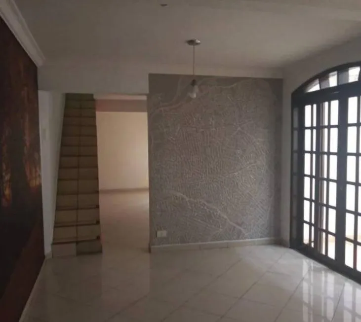 Foto 1 de Sobrado com 4 Quartos à venda, 180m² em Cidade das Flores, Osasco