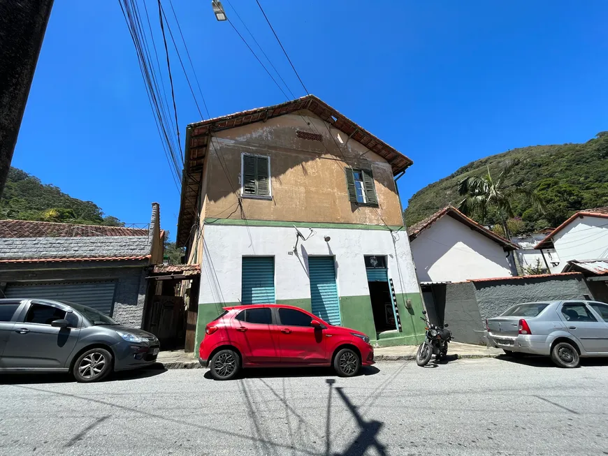 Foto 1 de Sobrado com 3 Quartos à venda, 150m² em Morin, Petrópolis