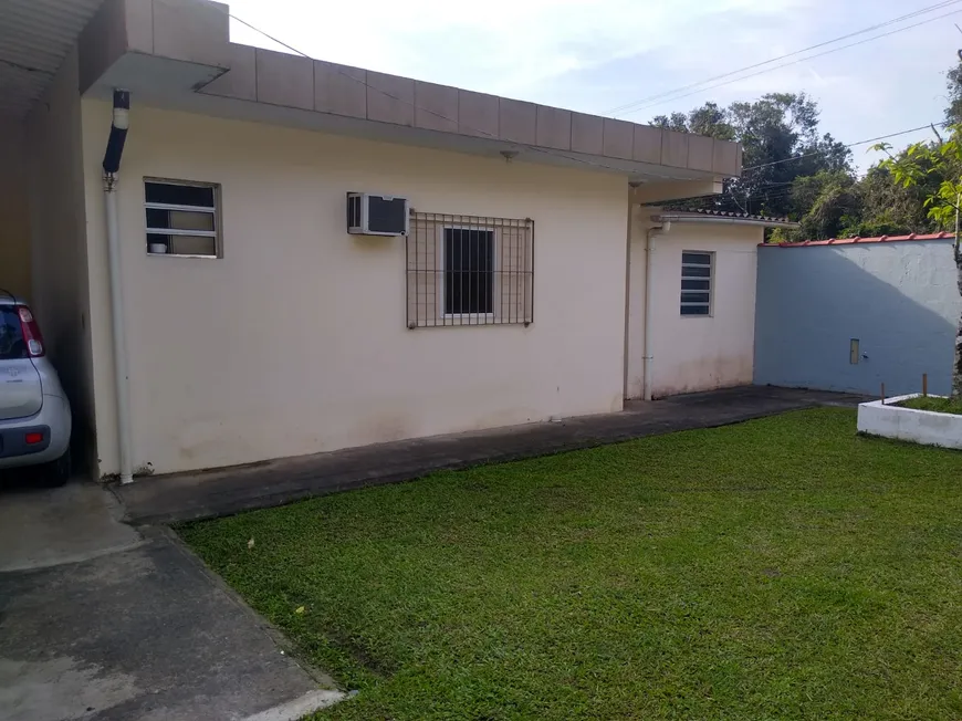 Foto 1 de Fazenda/Sítio com 3 Quartos à venda, 200m² em Indaiá, Itanhaém