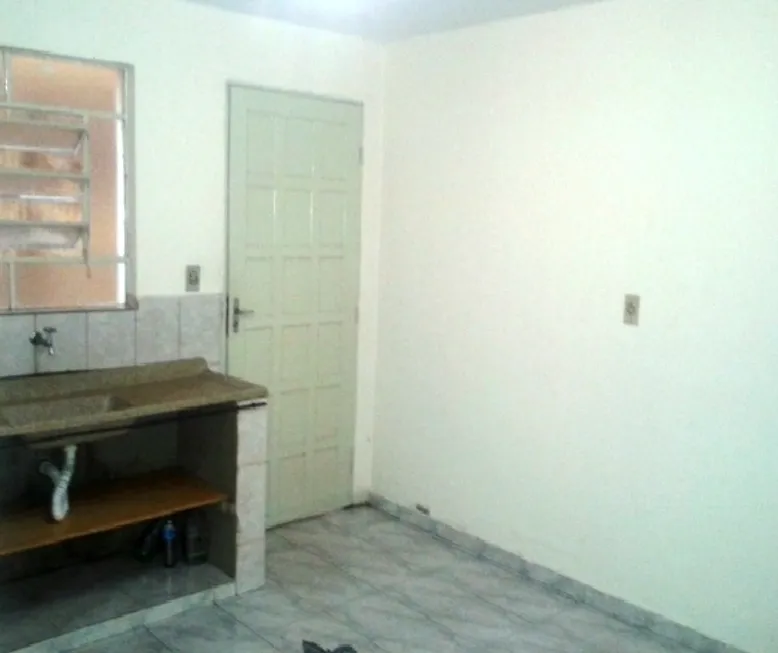 Foto 1 de Casa com 1 Quarto para alugar, 40m² em Jardim das Flores, Osasco