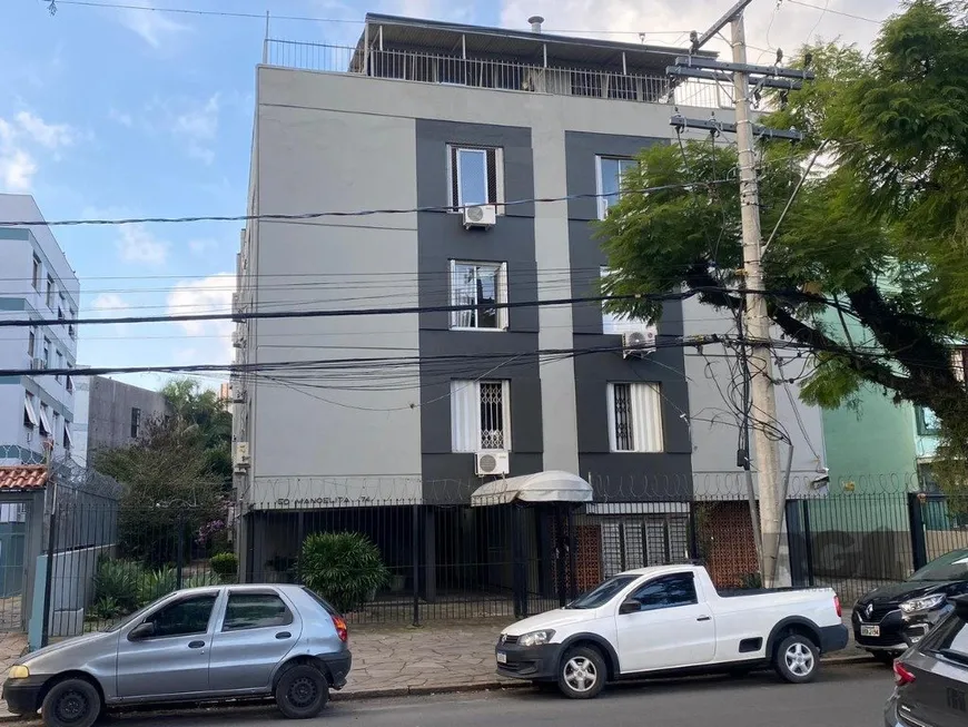 Foto 1 de Apartamento com 1 Quarto à venda, 34m² em Teresópolis, Porto Alegre