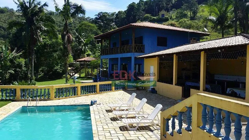 Foto 1 de Fazenda/Sítio com 7 Quartos à venda, 121000m² em Zona Rural, Paraibuna