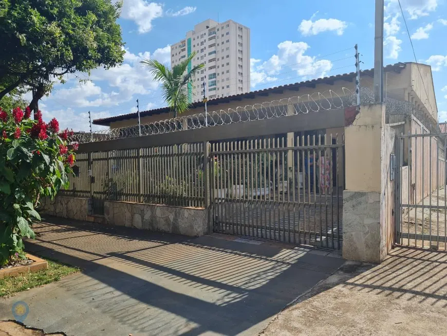 Foto 1 de Casa com 3 Quartos à venda, 251m² em Jardim Shangri La A, Londrina