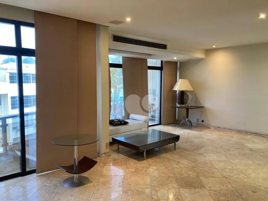 Foto 1 de Apartamento com 3 Quartos à venda, 167m² em Copacabana, Rio de Janeiro