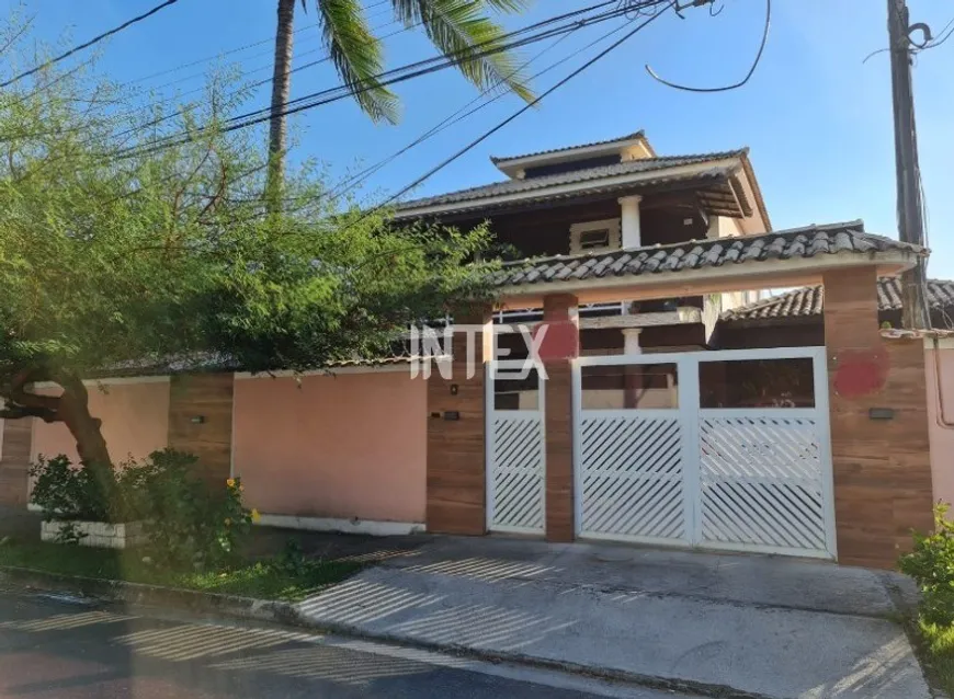 Foto 1 de Casa de Condomínio com 5 Quartos à venda, 180m² em Itaipu, Niterói