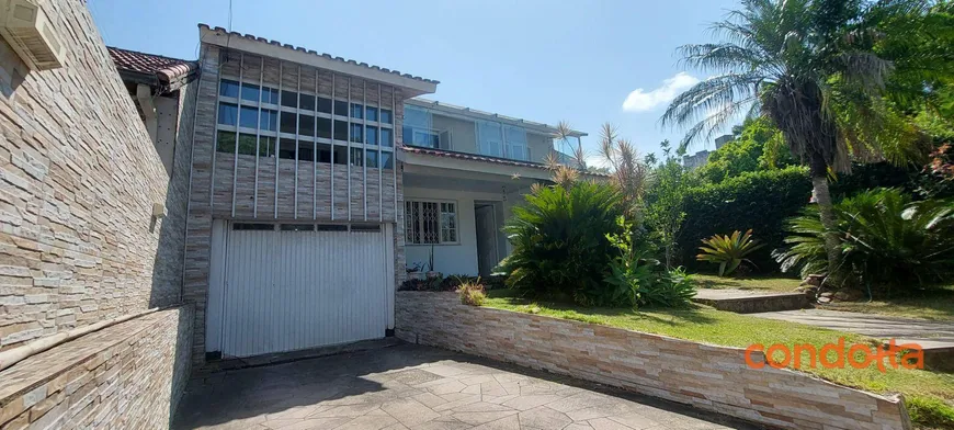 Foto 1 de Casa com 6 Quartos para alugar, 325m² em Ipanema, Porto Alegre