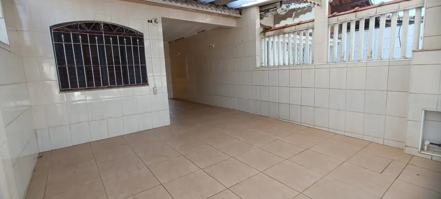 Foto 1 de Casa com 3 Quartos à venda, 70m² em Nova Mirim, Praia Grande