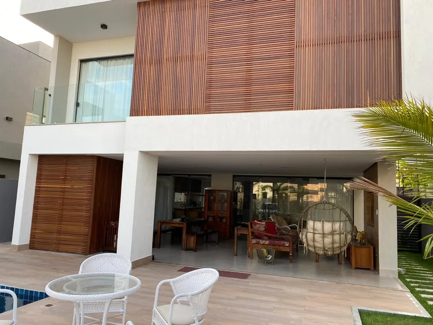 Foto 1 de Casa de Condomínio com 4 Quartos à venda, 400m² em Buraquinho, Lauro de Freitas