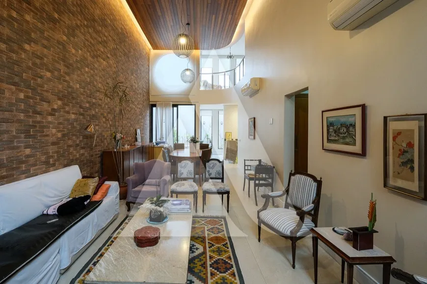 Foto 1 de Casa com 2 Quartos à venda, 162m² em Vila Nova Conceição, São Paulo