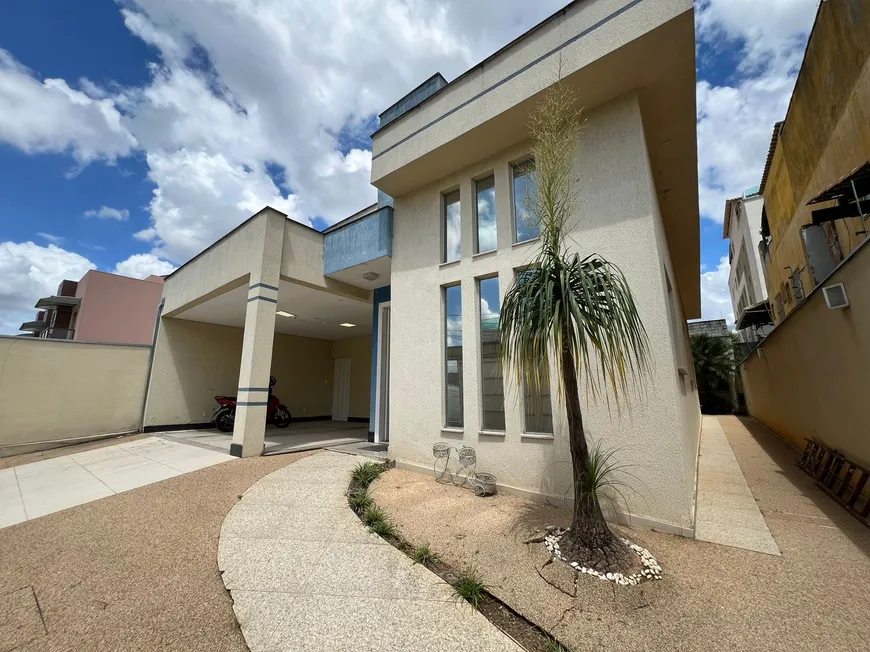 Foto 1 de Casa com 3 Quartos à venda, 201m² em Lúcio de Abreu, Contagem