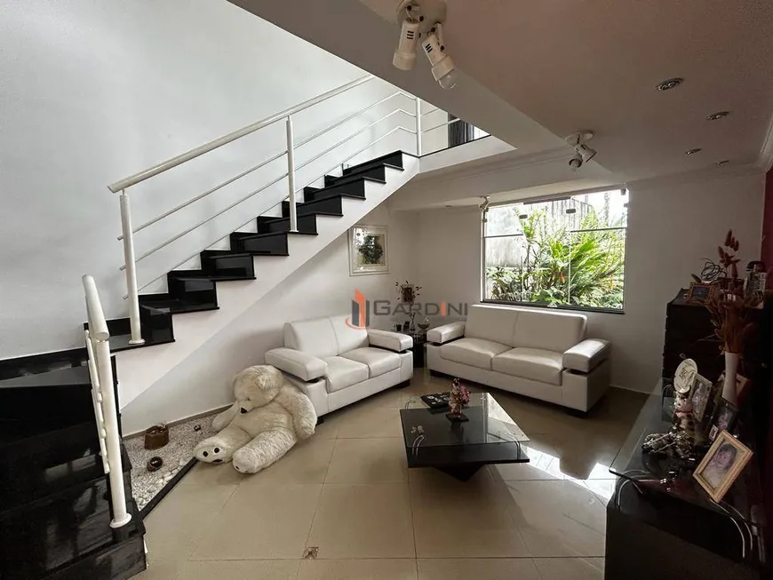 Foto 1 de Casa com 2 Quartos à venda, 210m² em Residencial Colinas, Mogi das Cruzes