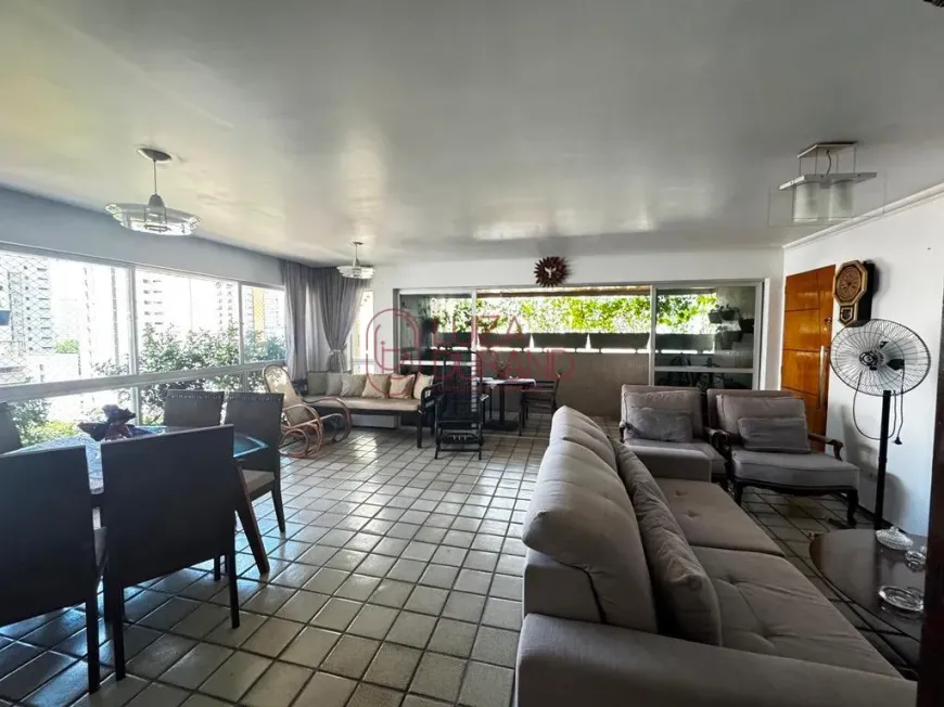 Foto 1 de Apartamento com 4 Quartos à venda, 212m² em Espinheiro, Recife