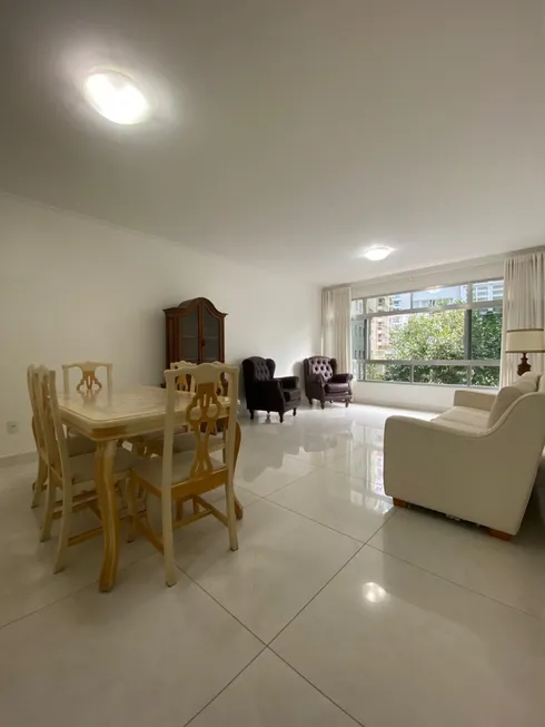 Foto 1 de Apartamento com 3 Quartos para venda ou aluguel, 156m² em Gonzaga, Santos