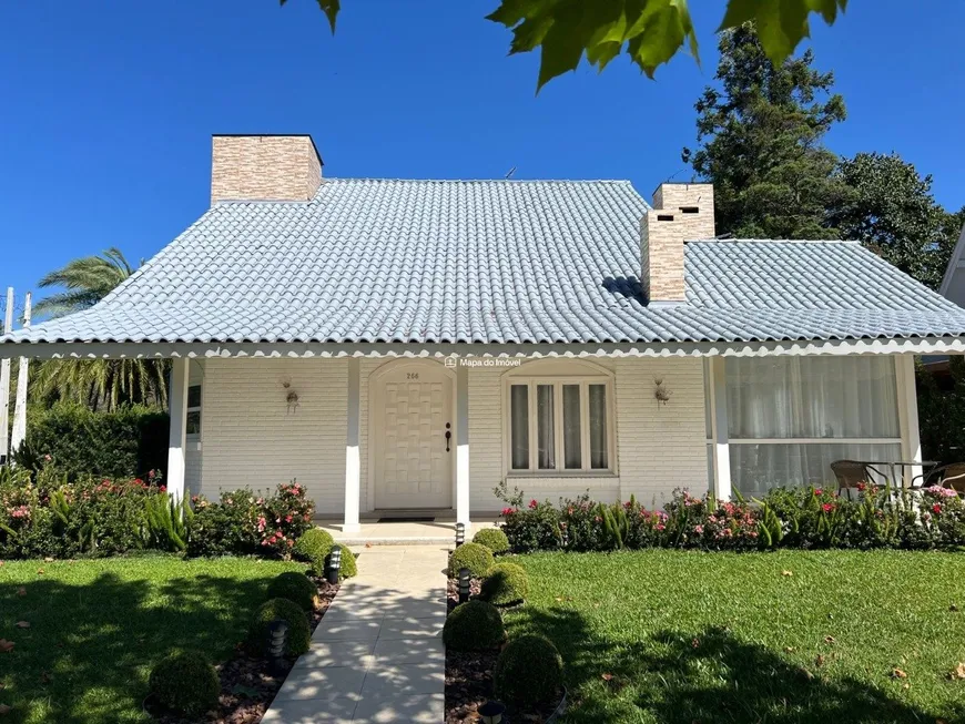 Foto 1 de Casa com 4 Quartos à venda, 150m² em Laje de Pedra, Canela