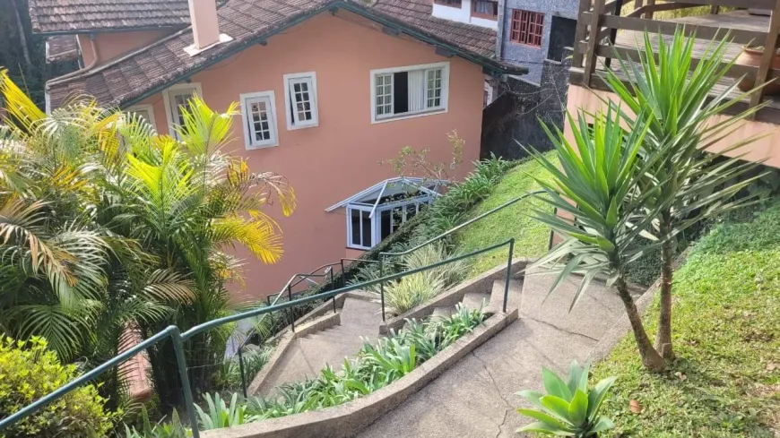 Foto 1 de Casa com 3 Quartos à venda, 237m² em Quitandinha, Petrópolis