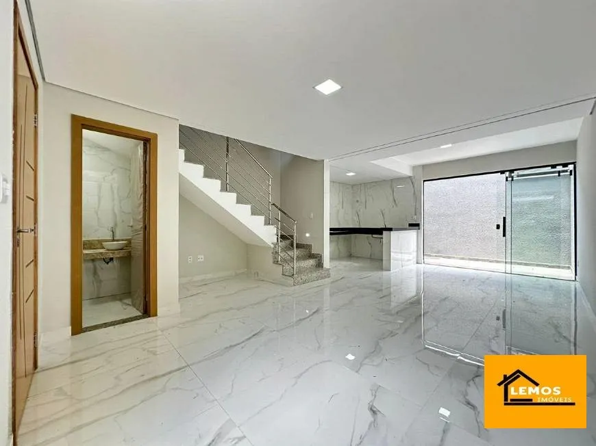 Foto 1 de Casa com 3 Quartos à venda, 130m² em Santa Mônica, Belo Horizonte