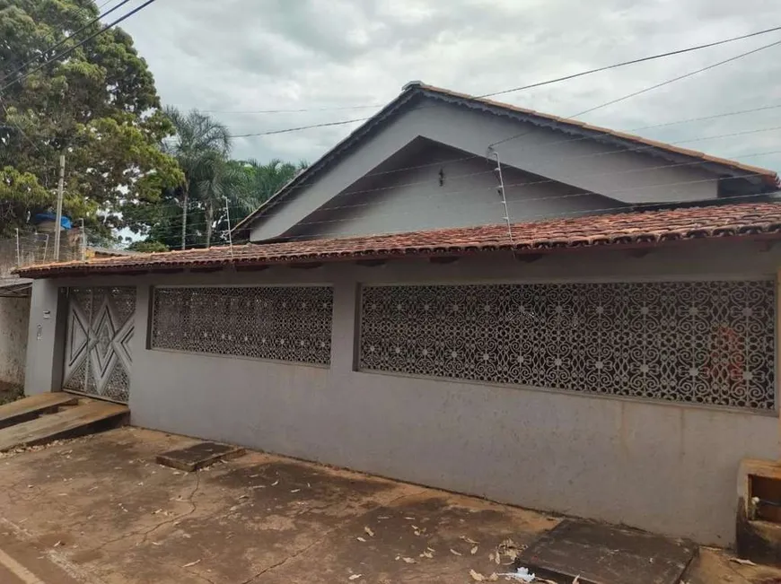 Foto 1 de Casa com 2 Quartos à venda, 240m² em Centro, Guapó