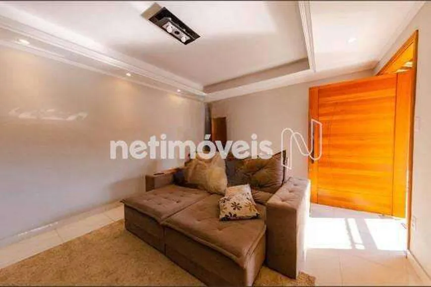 Foto 1 de Casa com 4 Quartos à venda, 270m² em Conjunto Califórnia, Belo Horizonte